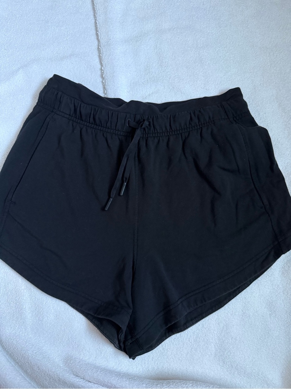 Lululemon shorts black size 4